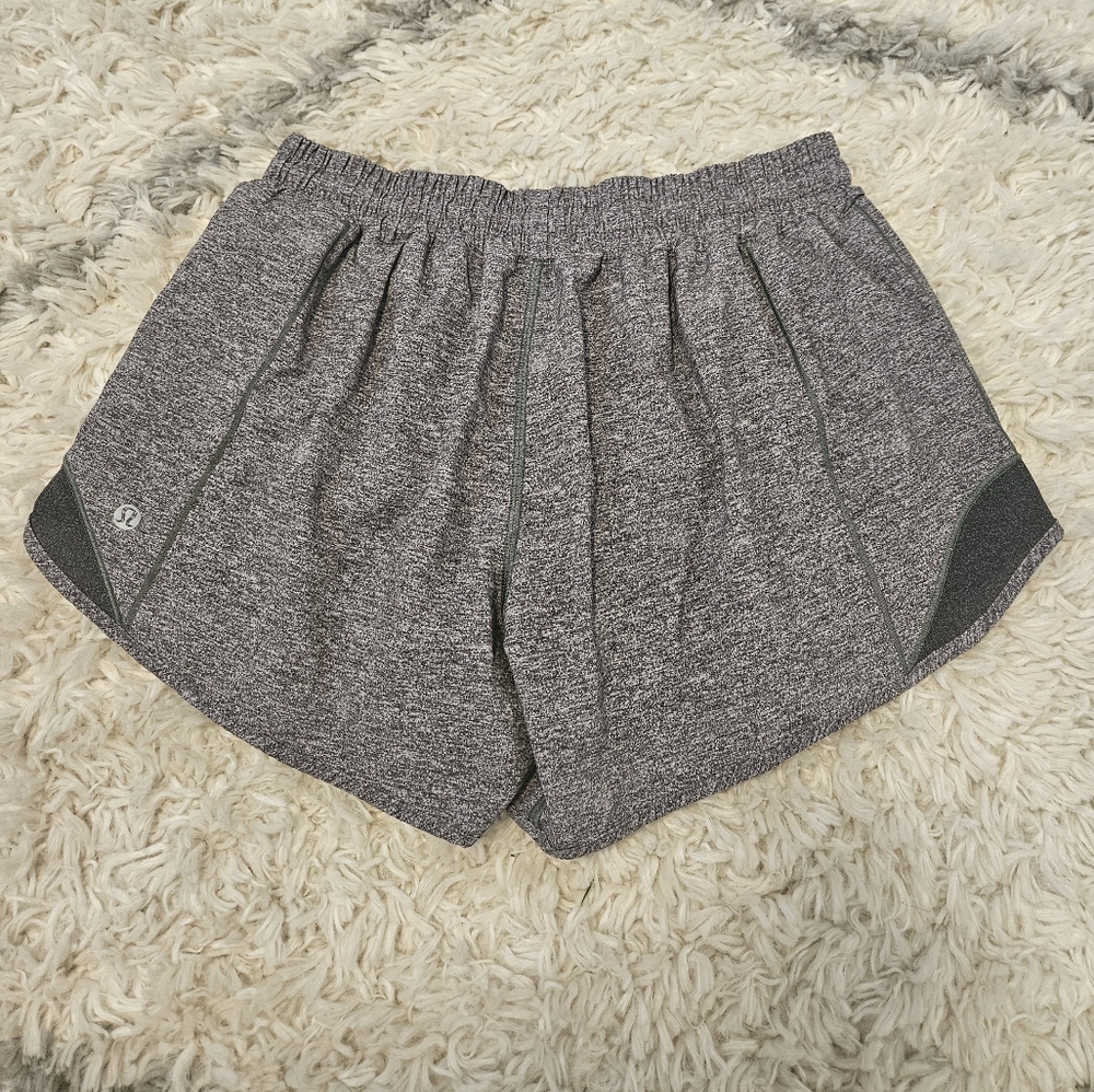Lululemon hotty hot short 4"